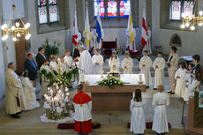 Feier der 1. Heiligen Kommunion in Sankt Crescentius (Foto: Karl-Franz Thiede)